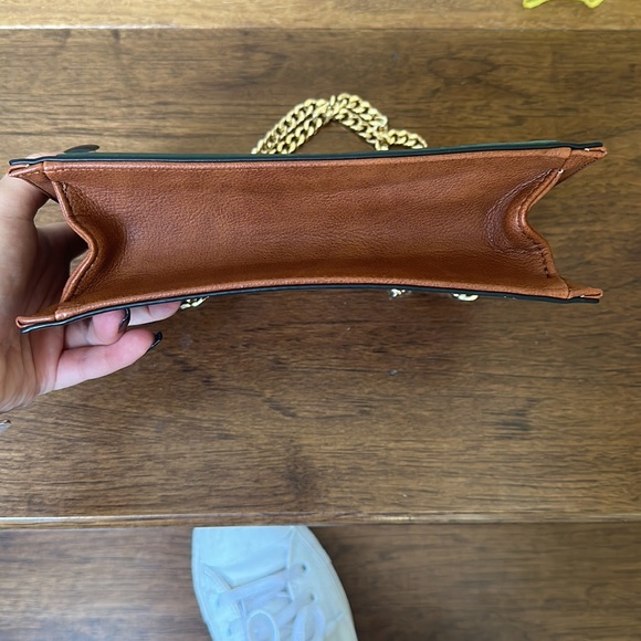 Express - Picture 9 of 9